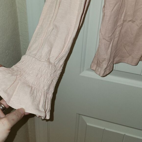 NWT a.n.a. A New Approach Pink Peachy Keen Ruffle Long Sleeve Shirt - Picture 2 of 4